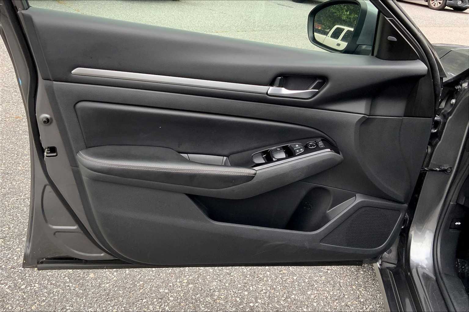 2023 Nissan Altima 2.5 SV photo 19
