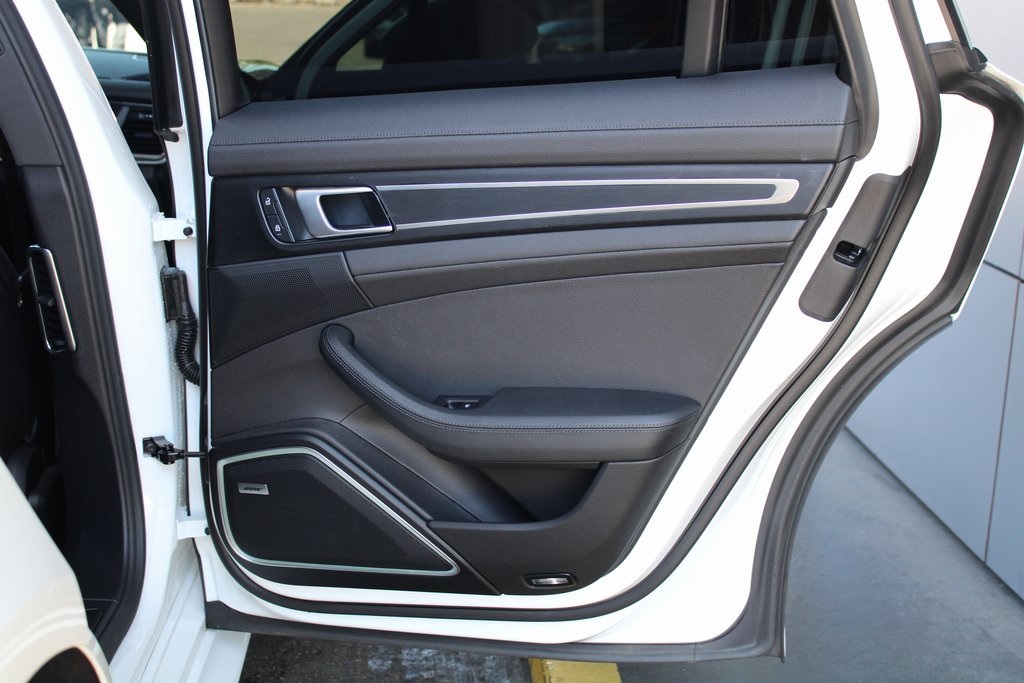 2023 Porsche Panamera 4 Platinum photo 24