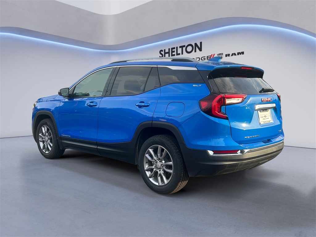 2024 Gmc Terrain SLT photo 2