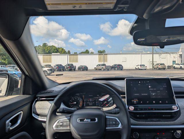 2024 Jeep Compass Latitude photo 26
