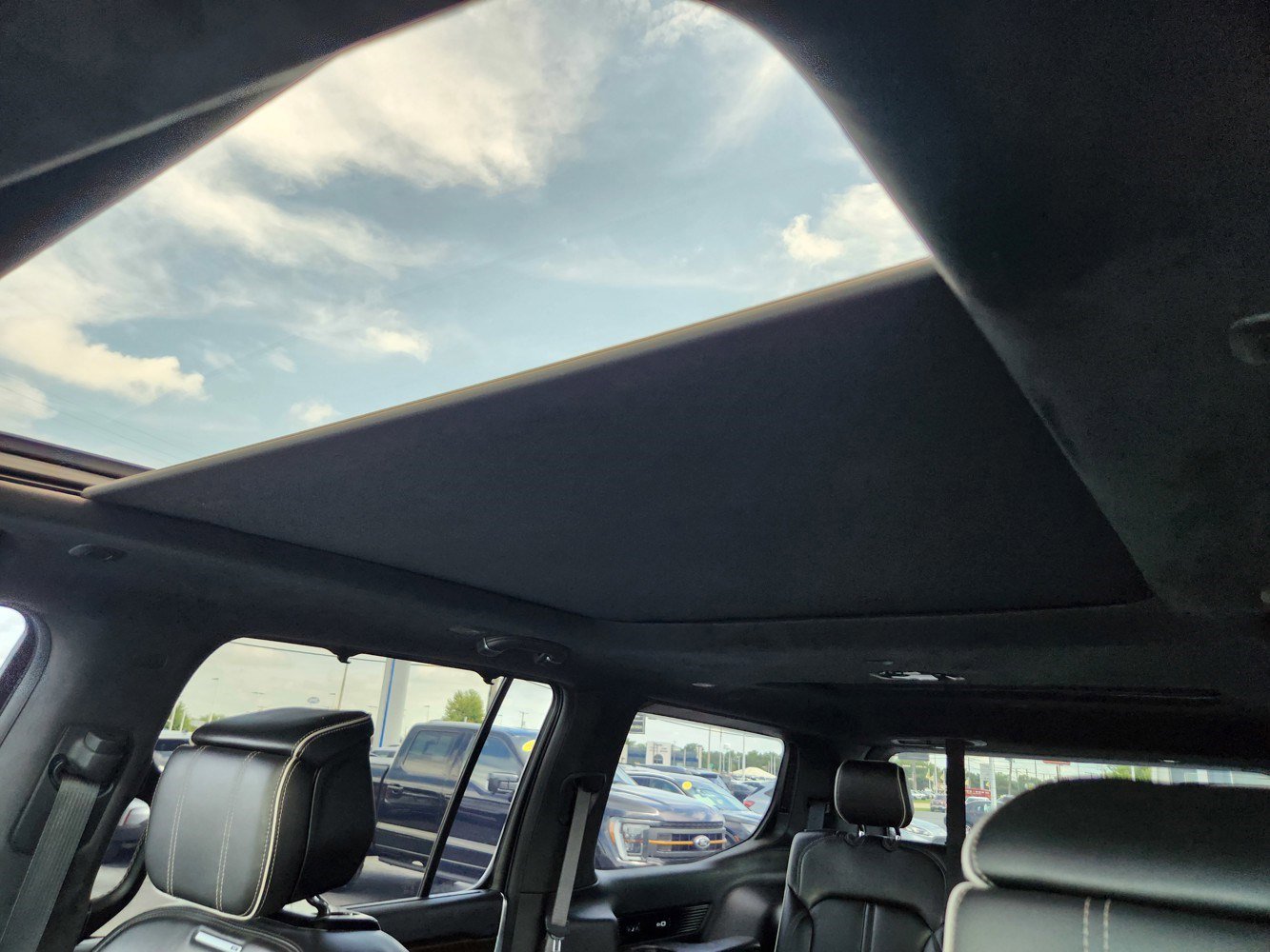 2022 Jeep Grand Wagoneer II photo 17