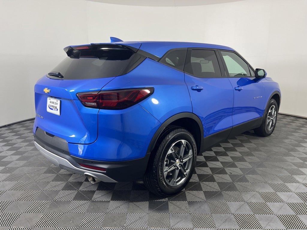 2025 Chevrolet Blazer 2LT photo 3