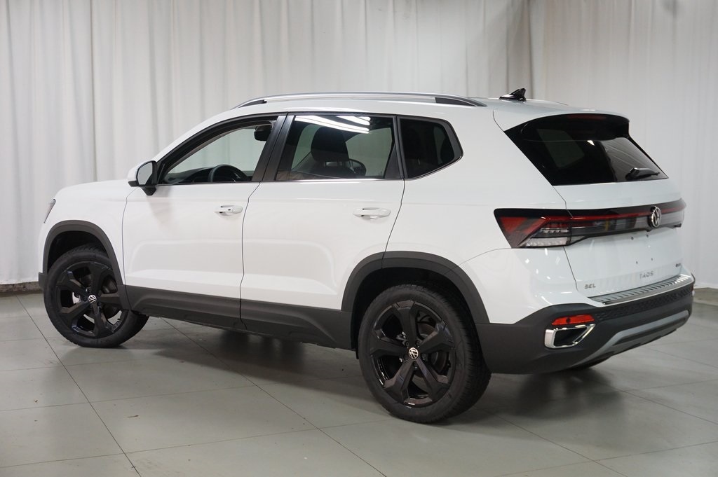 2025 Volkswagen Taos SEL photo 7