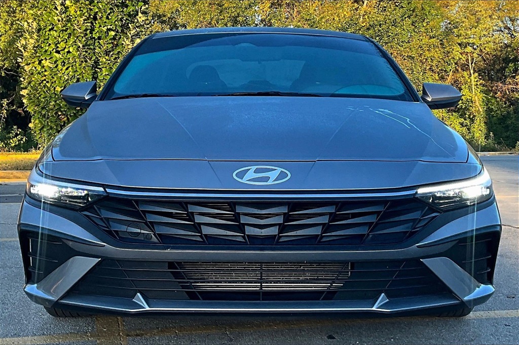 Used 2025 Hyundai Elantra SE with VIN KMHLL4DG7SU935753 for sale in Kansas City
