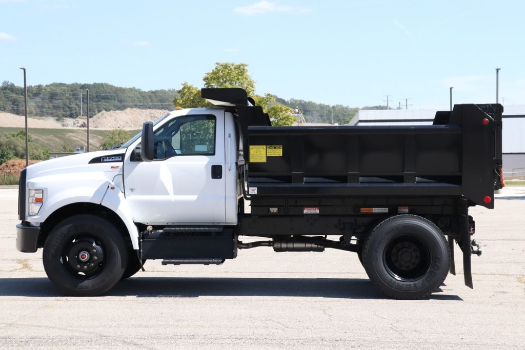 2025 Ford F-750 photo 3