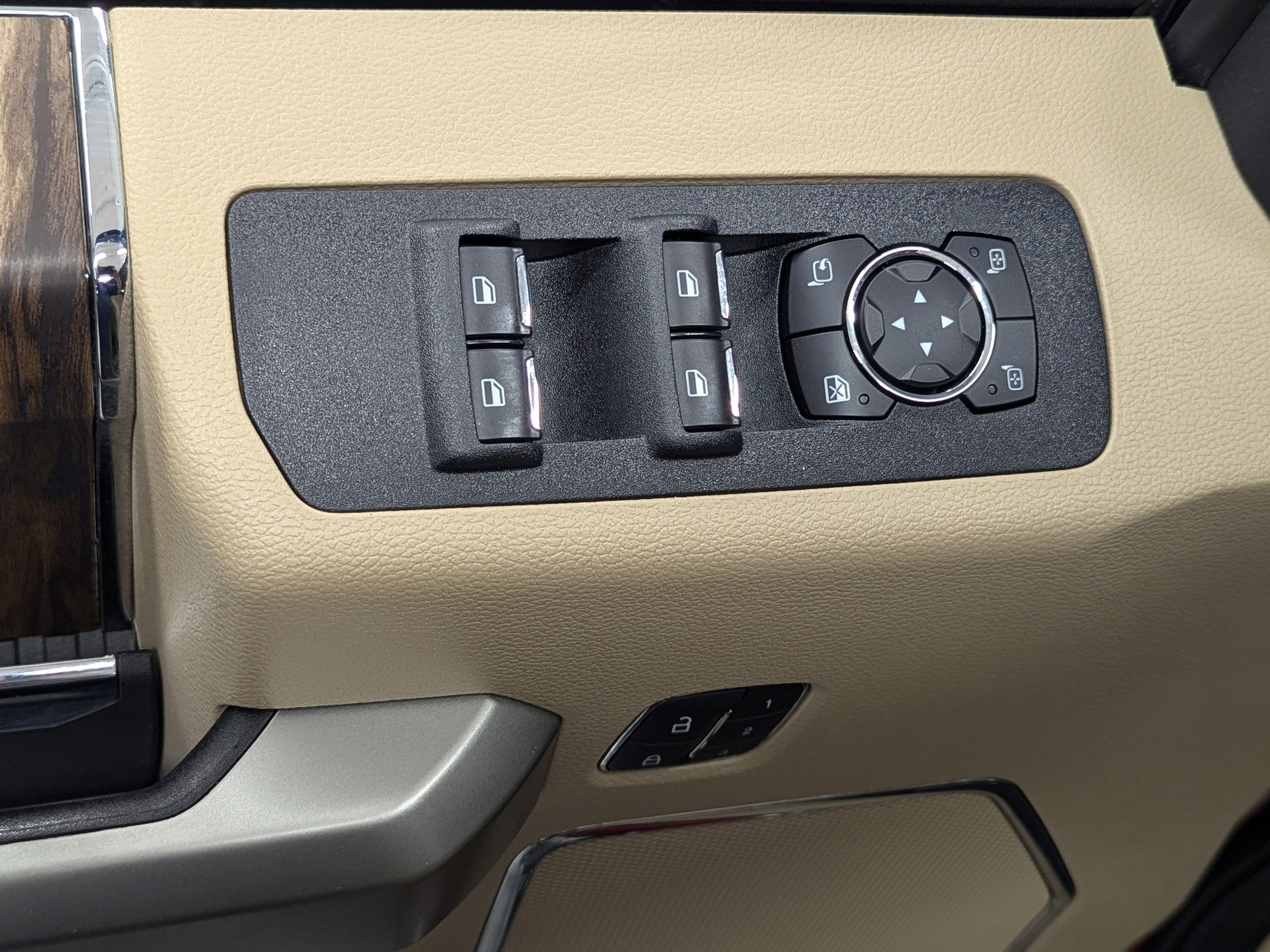 2020 Ford F-150 Lariat photo 9