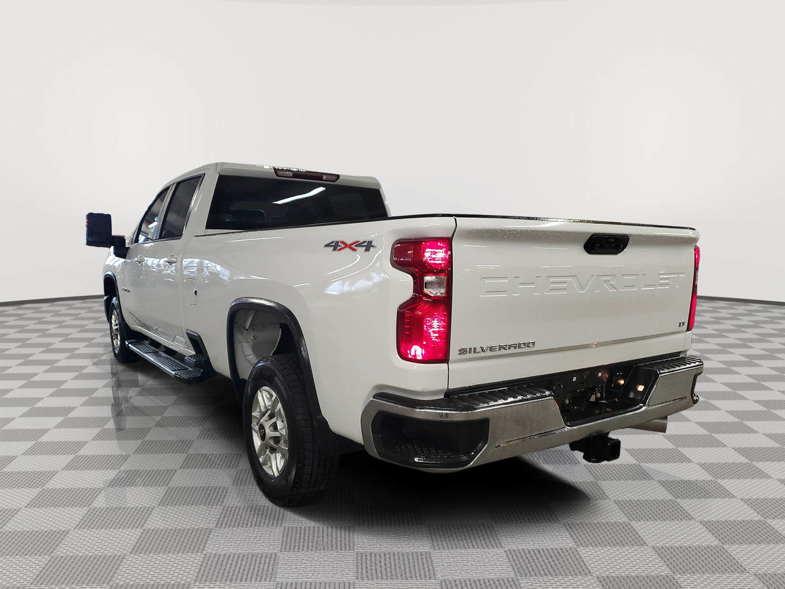 2024 Chevrolet Silverado 2500HD LT photo 2