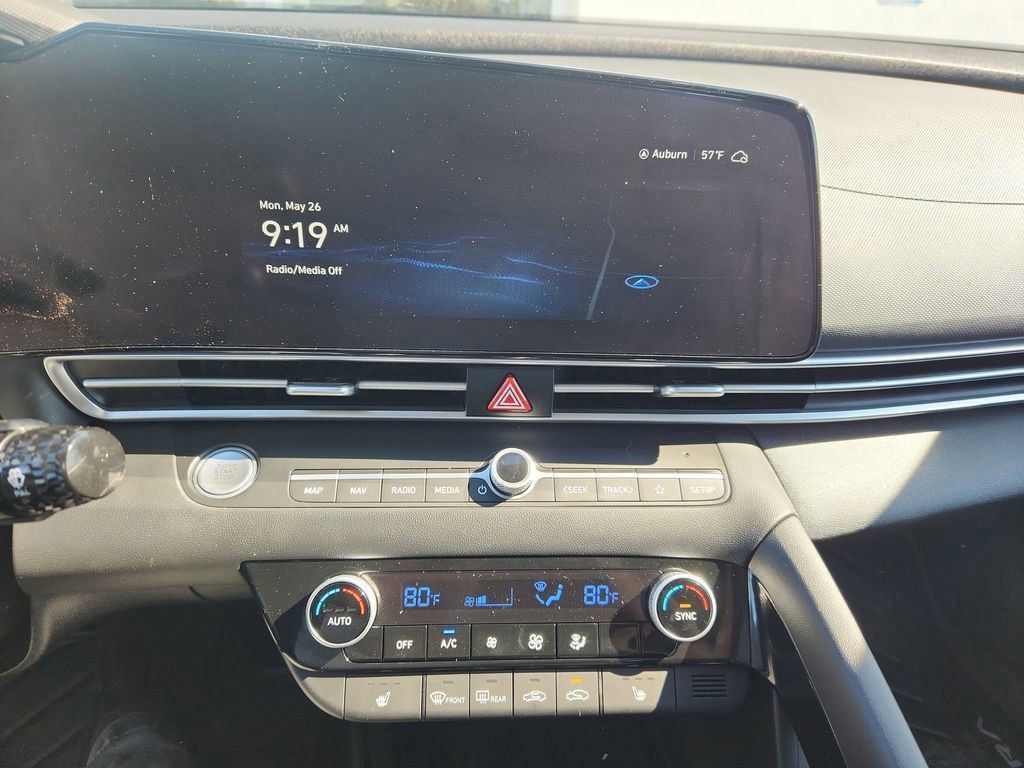 2023 Hyundai Elantra SEL photo 13