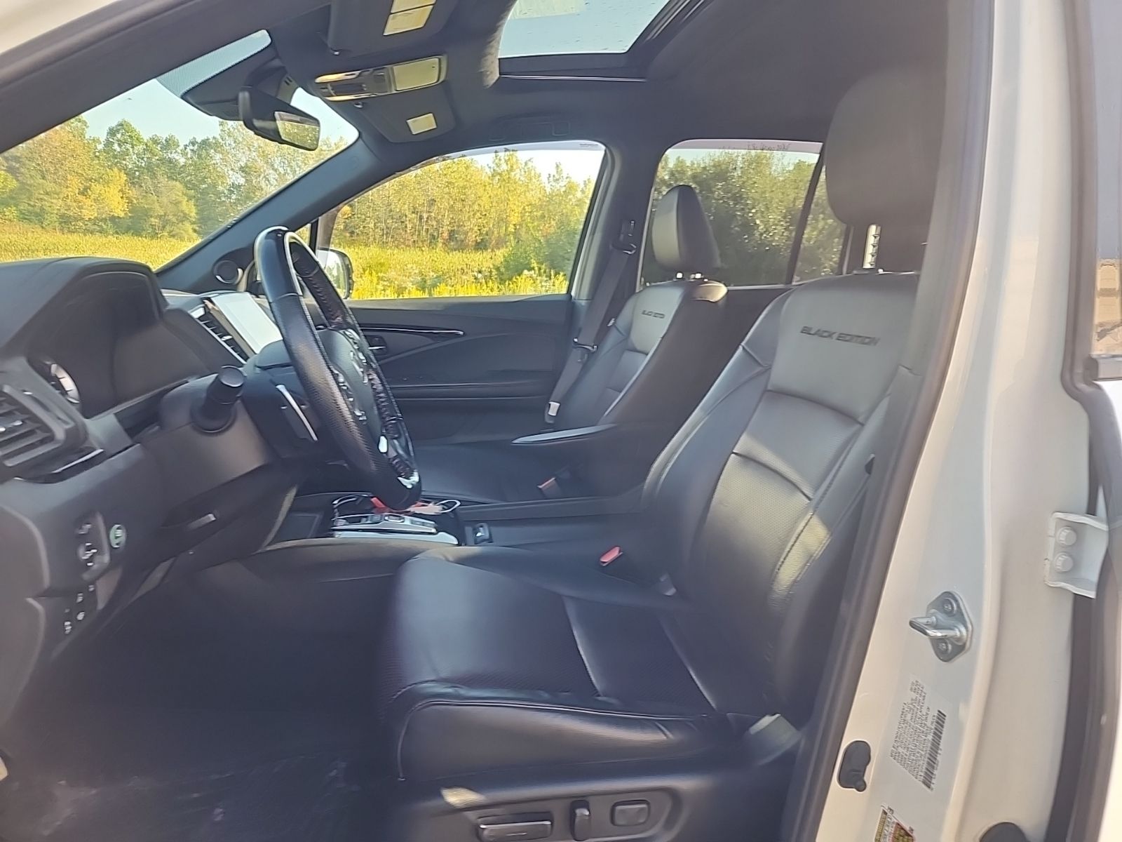 2022 Honda Ridgeline Black Edition photo 12
