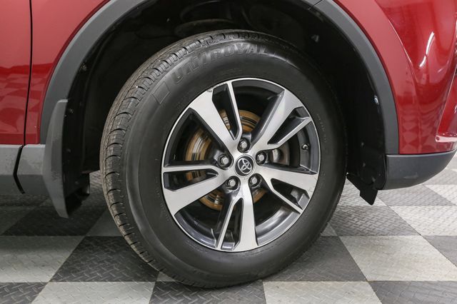 2018 Toyota RAV4 XLE photo 12
