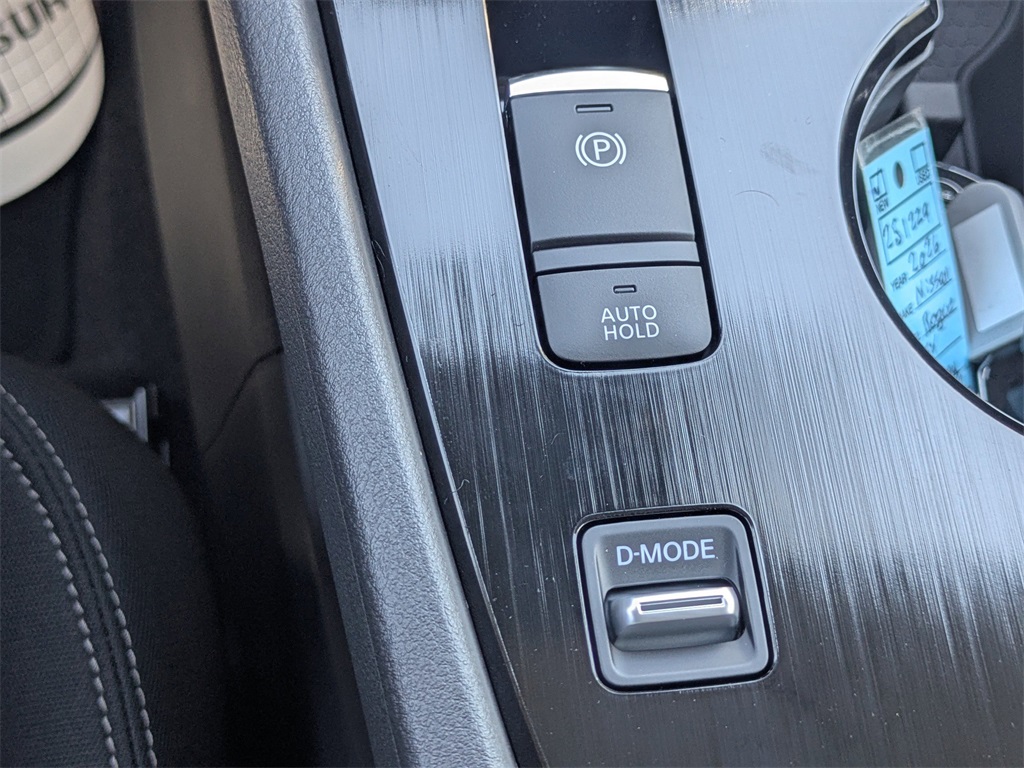 2026 Nissan Rogue SV photo 23
