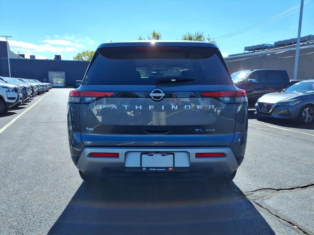 2025 Nissan Pathfinder SL photo 4