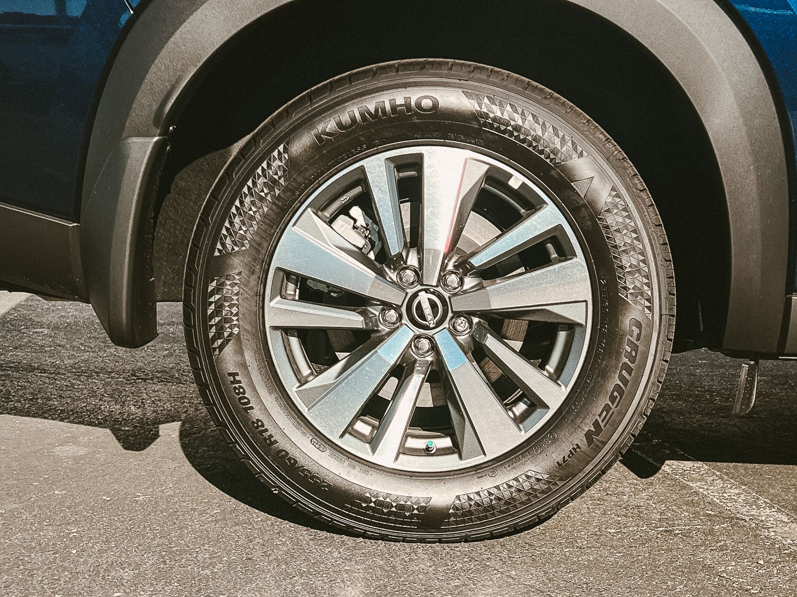 2025 Nissan Pathfinder SV photo 4