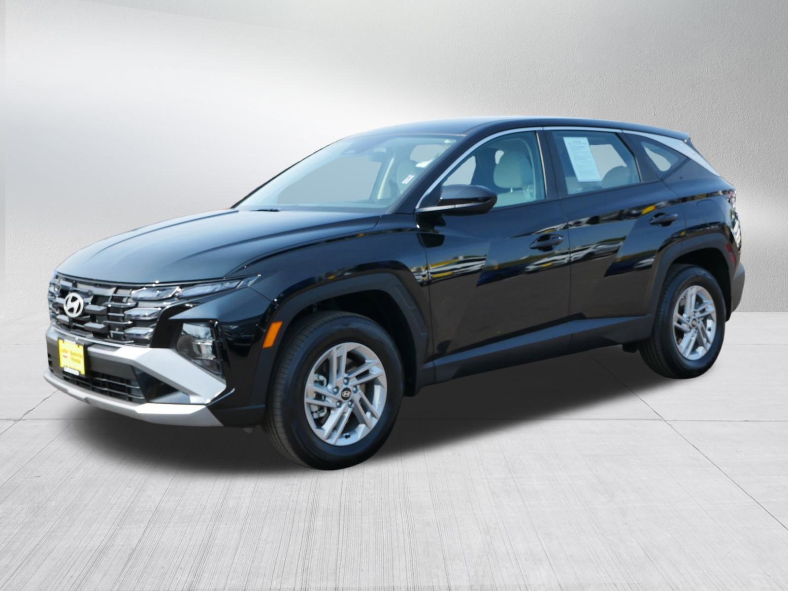 2025 Hyundai Tucson SE photo 2