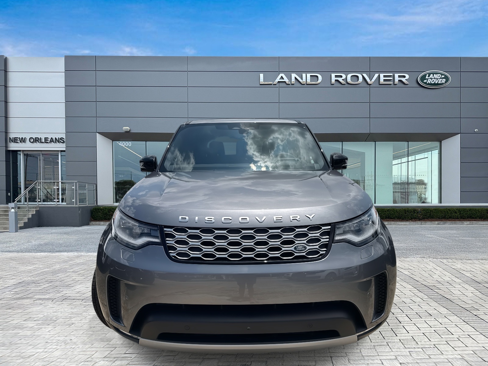 2025 Land Rover Discovery S photo 4