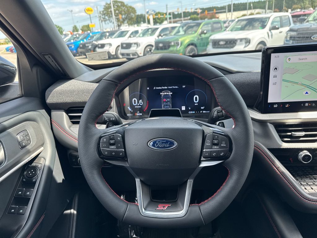 2025 Ford Explorer ST photo 26