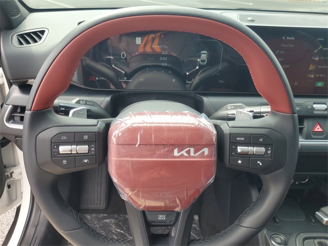 2025 Kia K4 GT-Line photo 12
