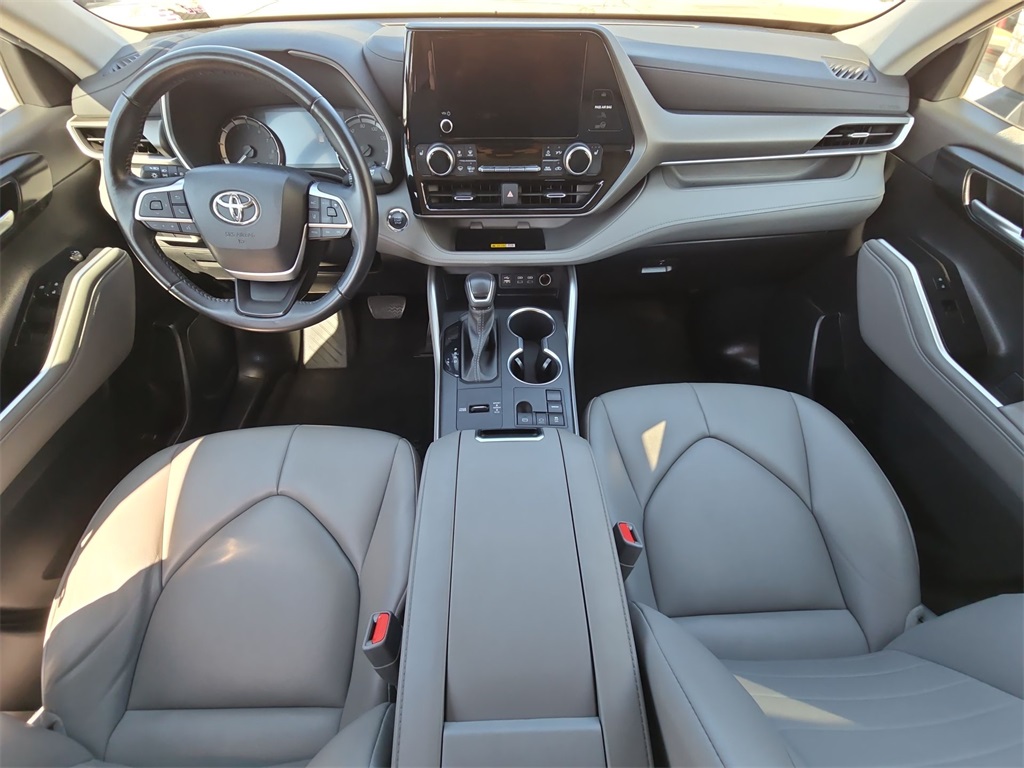 2023 Toyota Highlander XLE photo 30