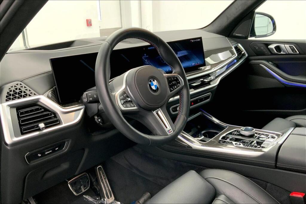 2025 Bmw X7 M60i photo 3