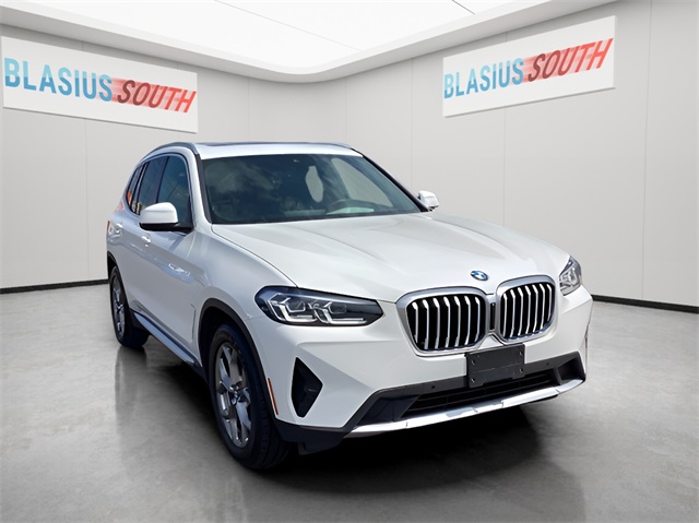 2023 BMW X3 30i's photo