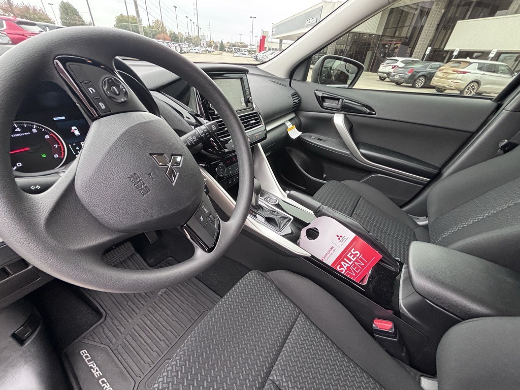 2024 Mitsubishi Eclipse Cross ES photo 10