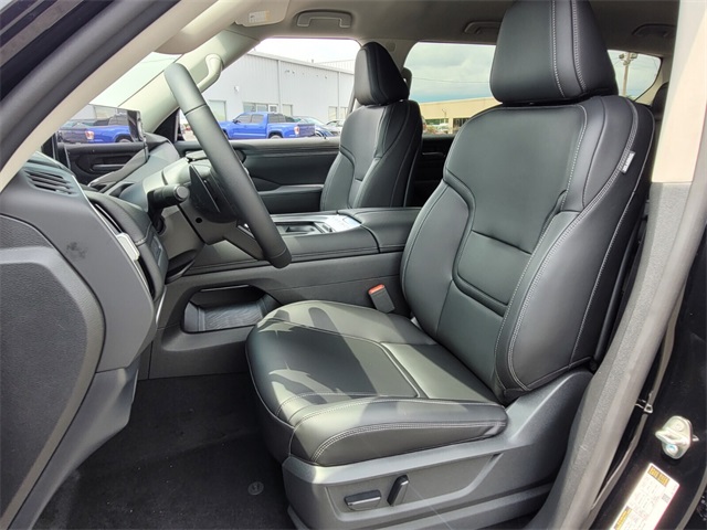 2025 Nissan Armada SV photo 5