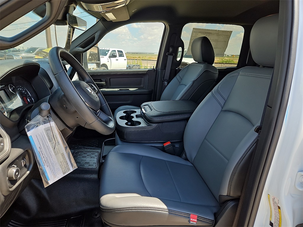 2025 Ram 3500 Tradesman photo 14