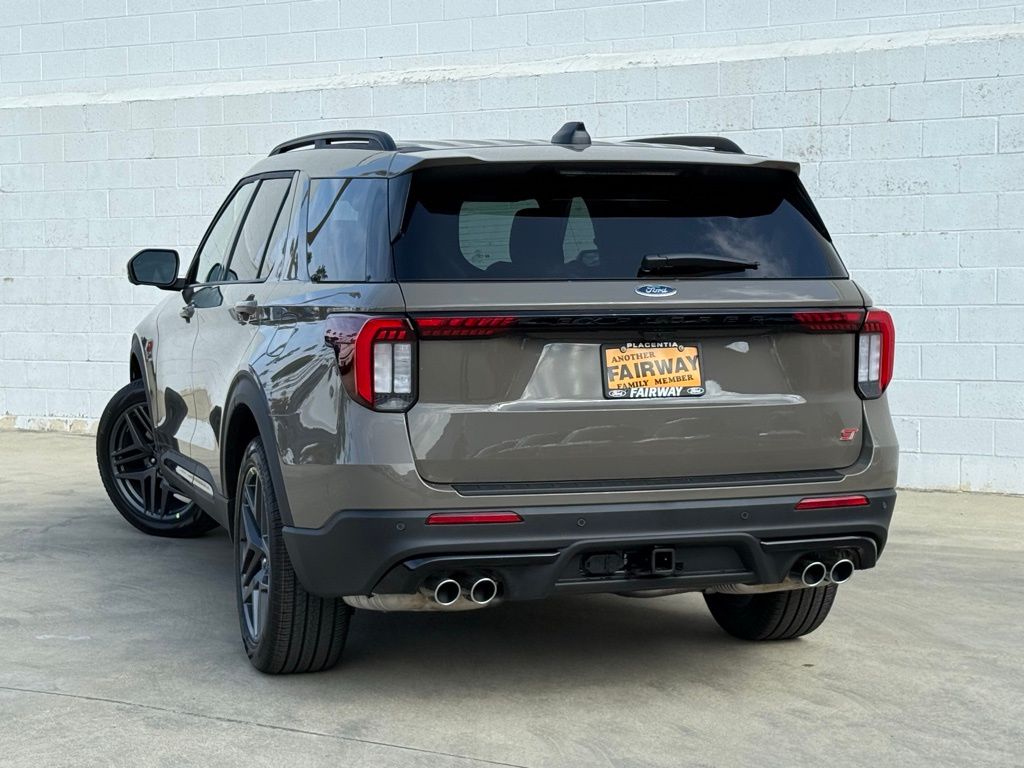 2026 Ford Explorer ST photo 4