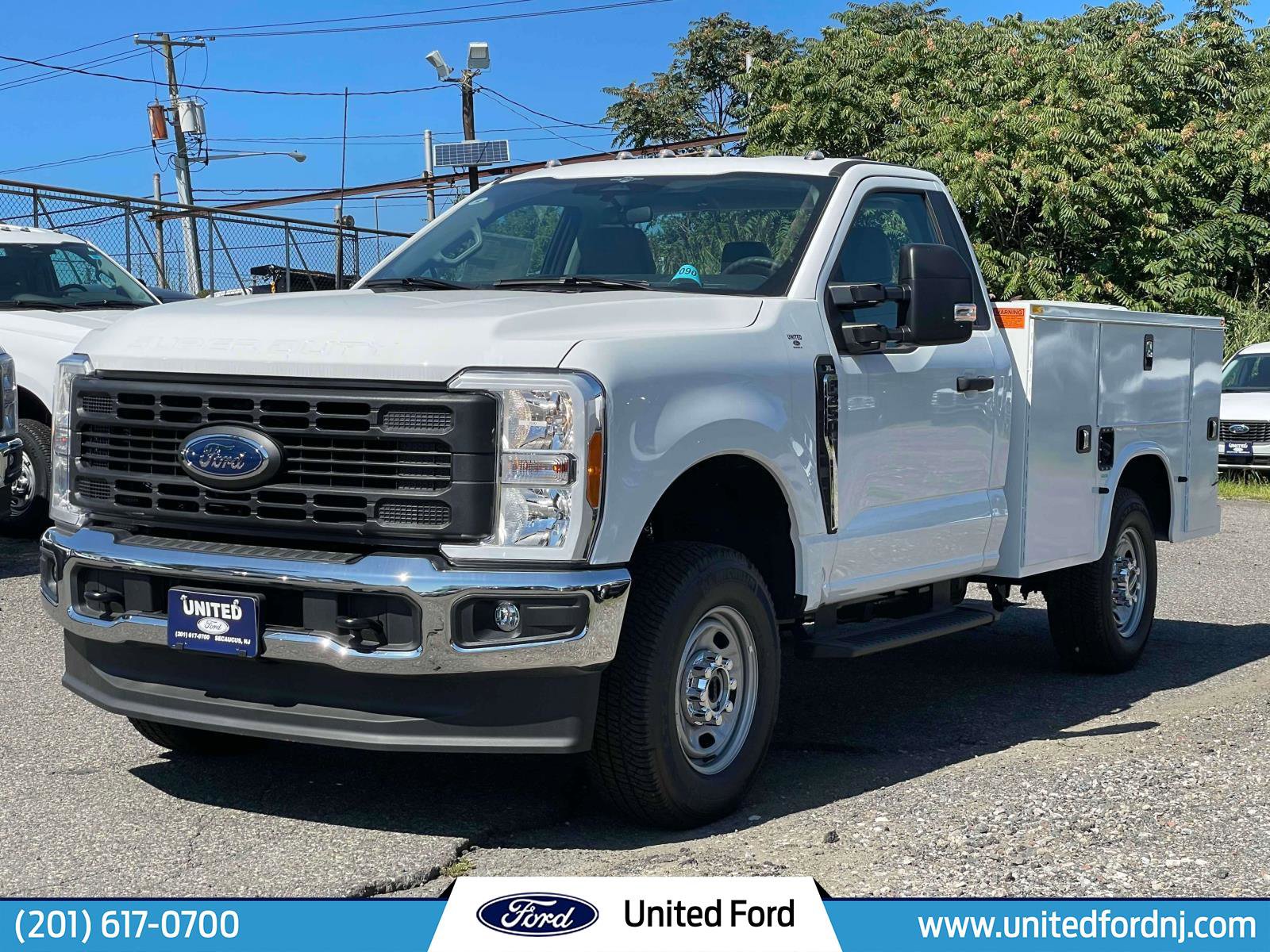 2023 Ford F-250 XL photo 2