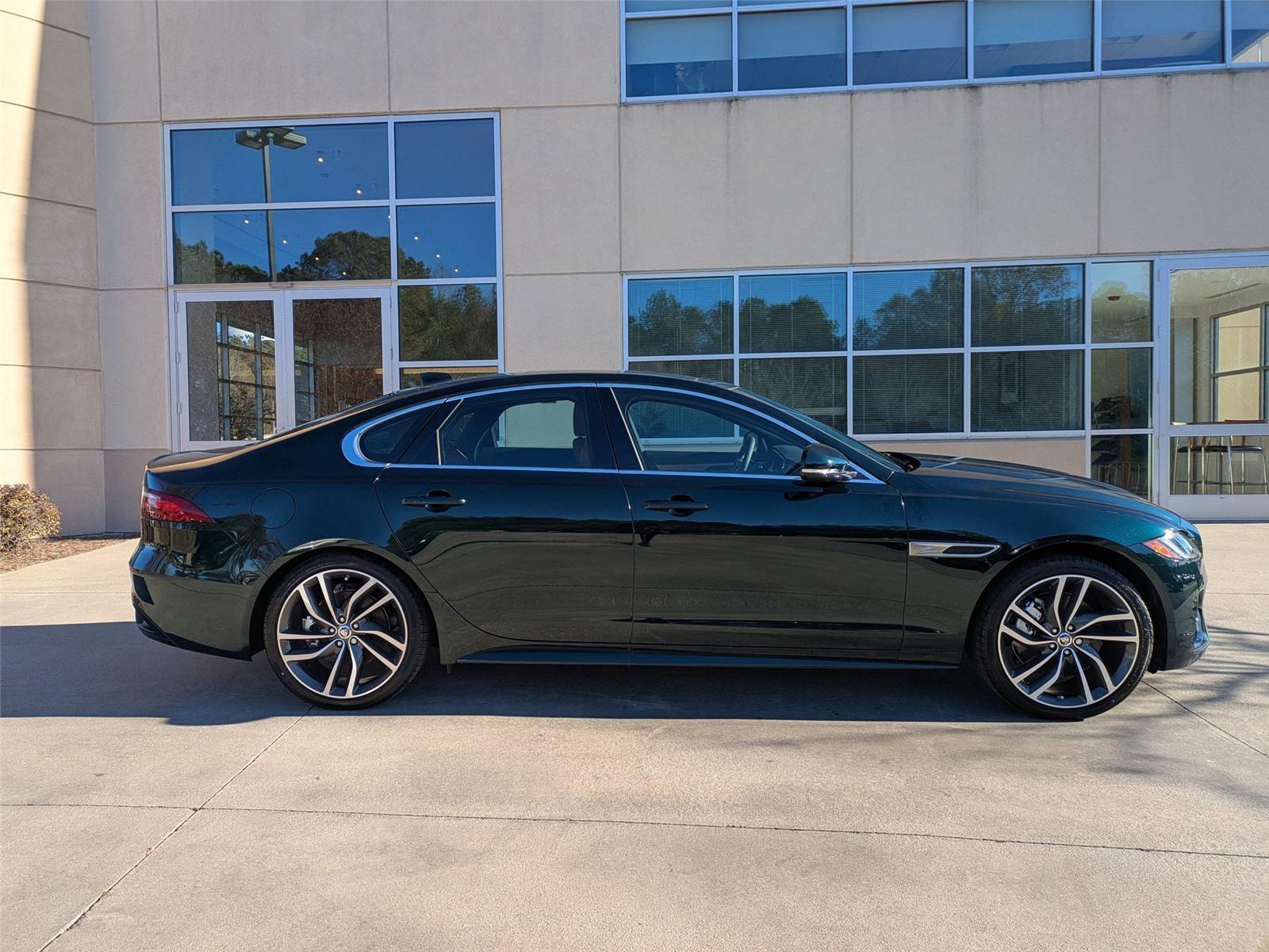 2024 Jaguar XF P300 R-Dynamic SE photo 4