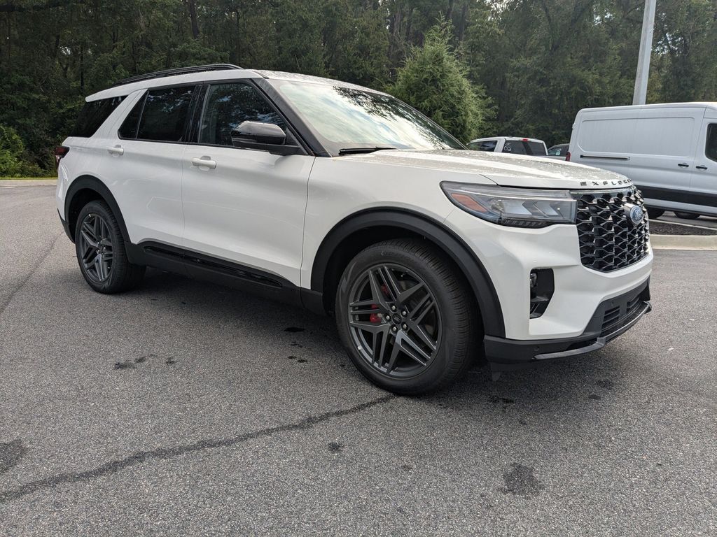 2025 Ford Explorer ST photo 2