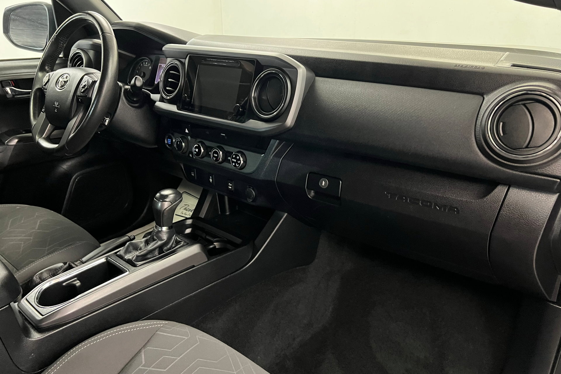 2016 Toyota Tacoma SR5 Sport TRD Pro photo 23