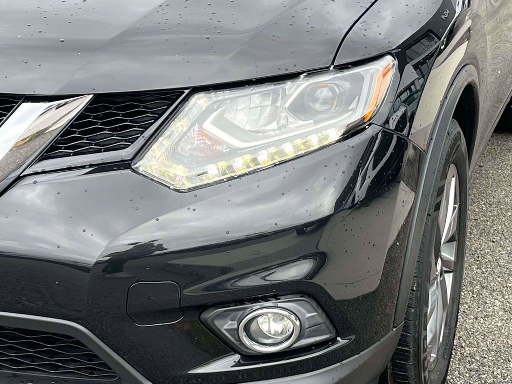2016 Nissan Rogue SL photo 26