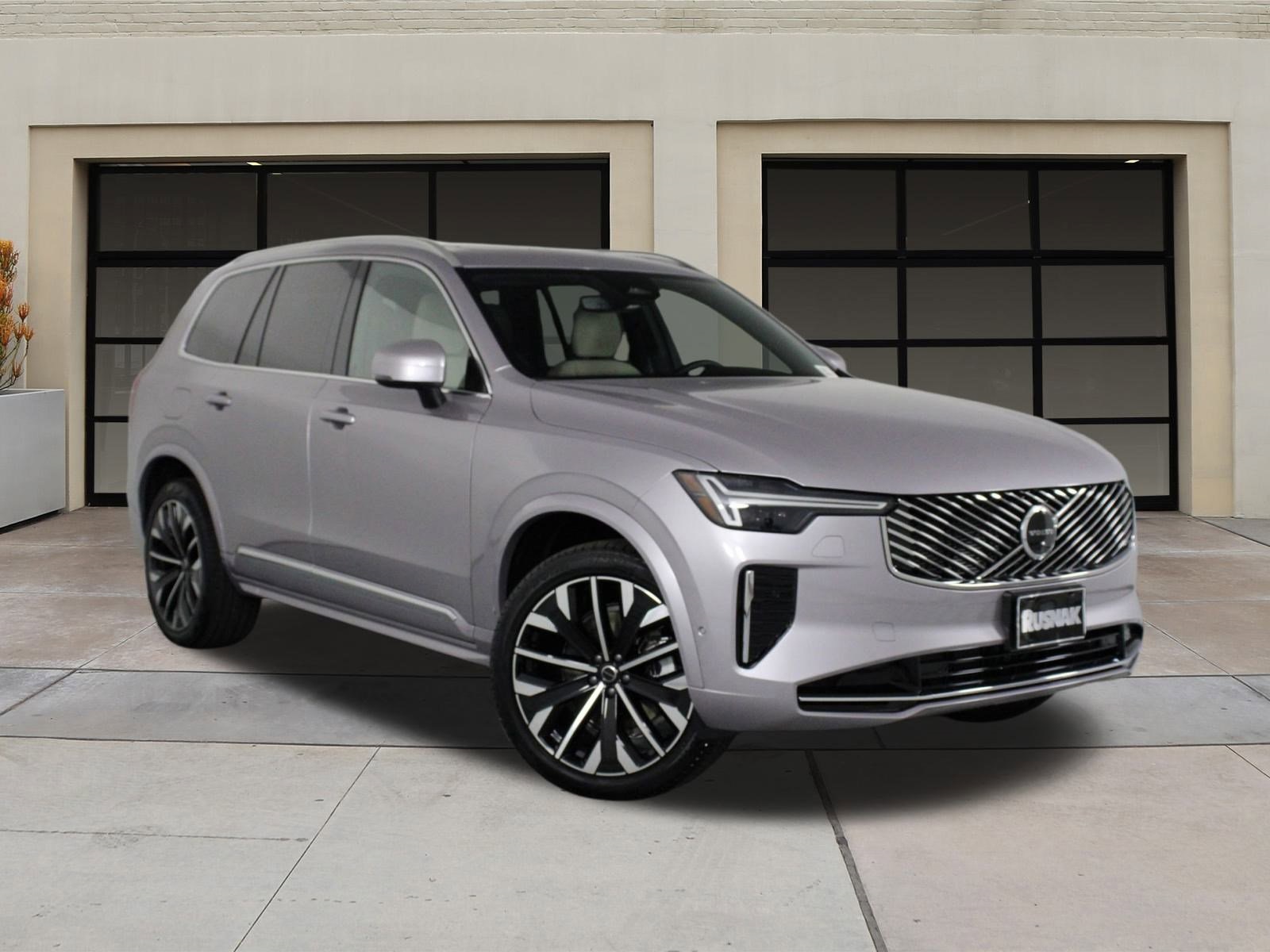 2026 Volvo XC90 Plus photo 16