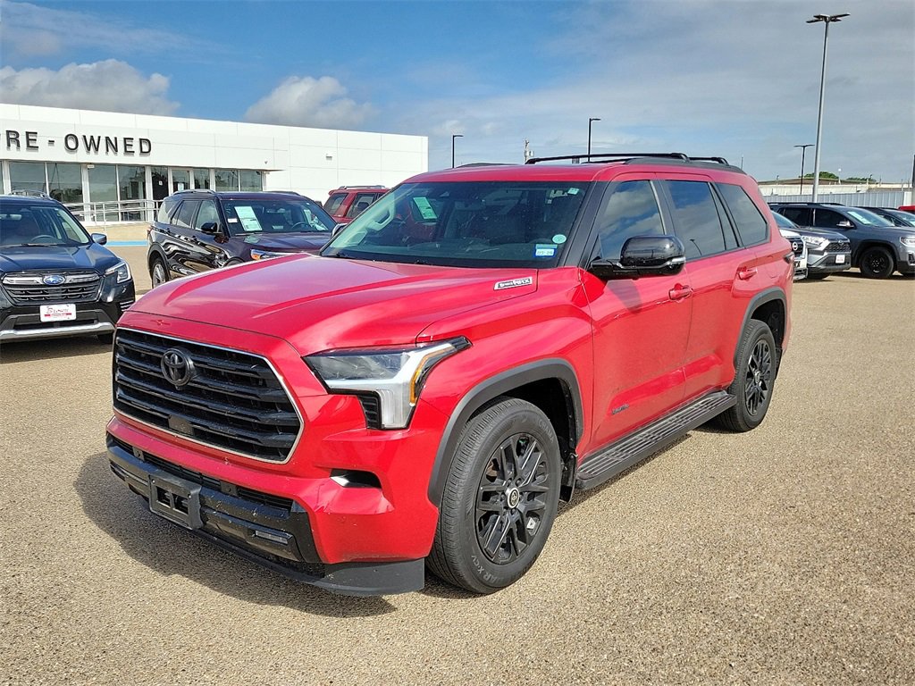 2024 Toyota Sequoia SR5 photo 5