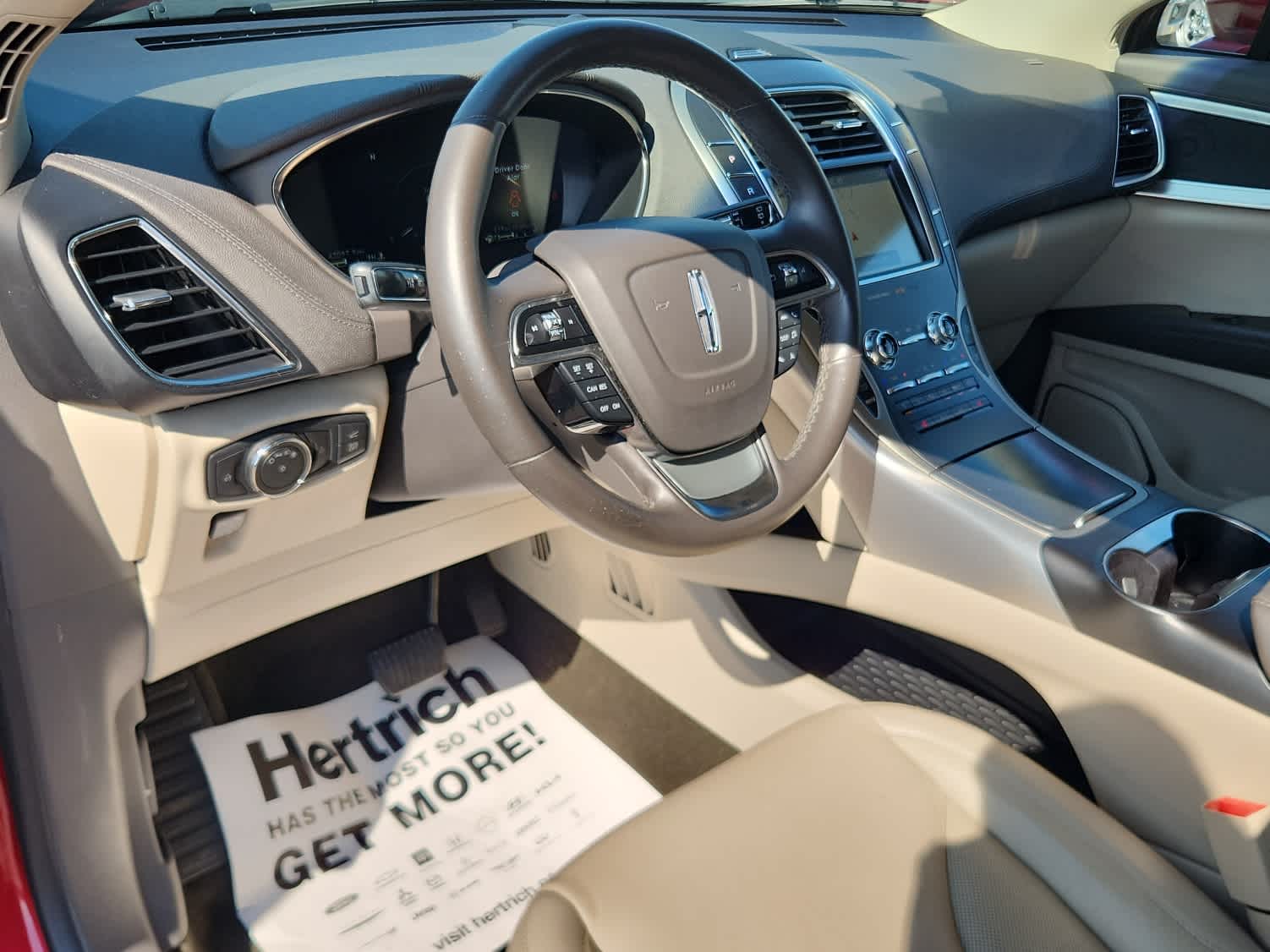 2020 Lincoln Nautilus Standard photo 11