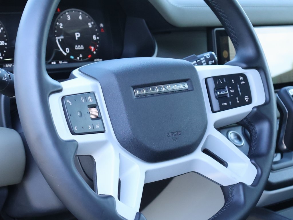 2024 Land Rover Defender 110 S photo 11
