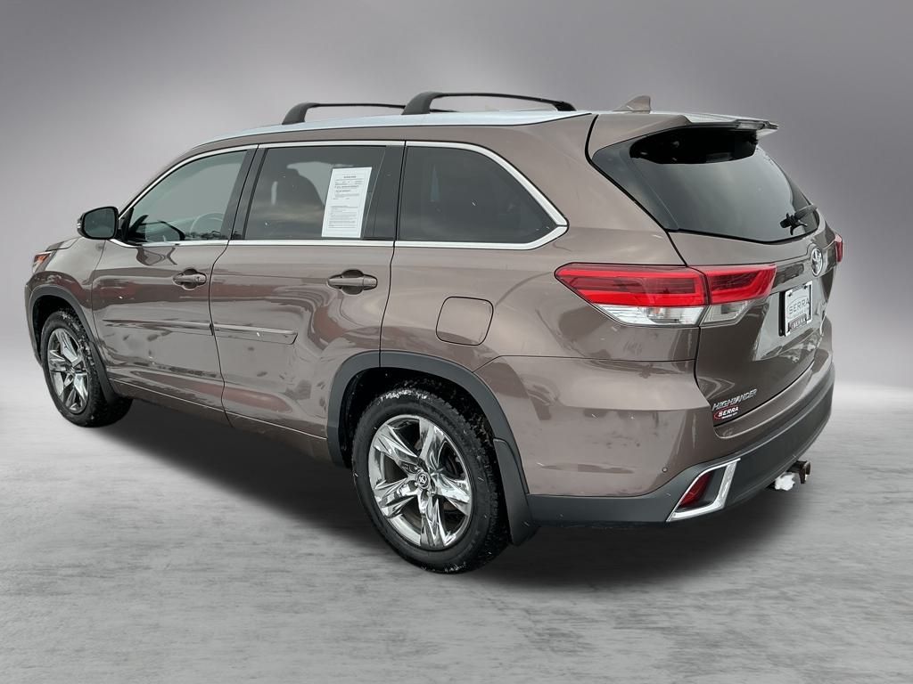 2017 Toyota Highlander Limited photo 3