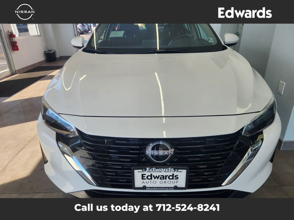 2025 Nissan Sentra SV photo 3