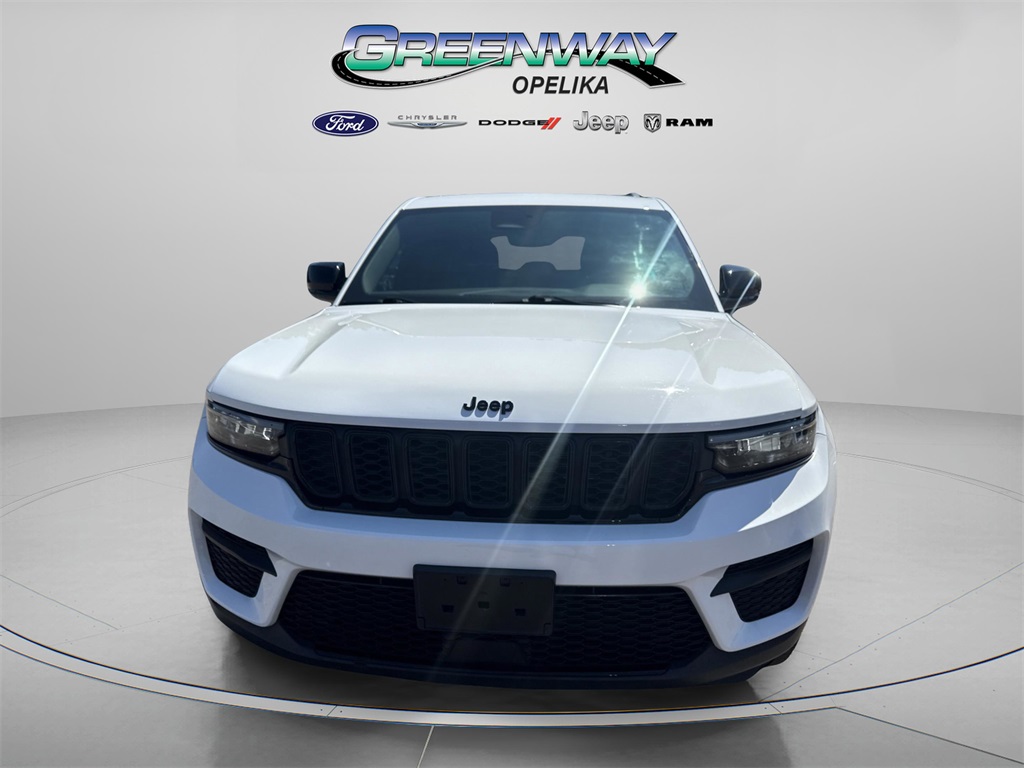 2023 Jeep Grand Cherokee Altitude photo 2