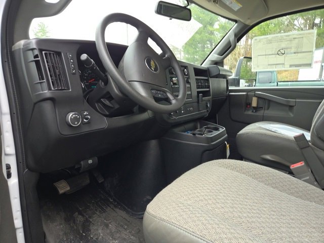 2024 Chevrolet Express Cutaway photo 6