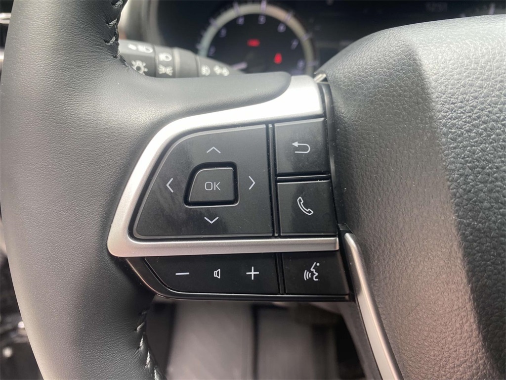 2024 Toyota Highlander LE photo 22