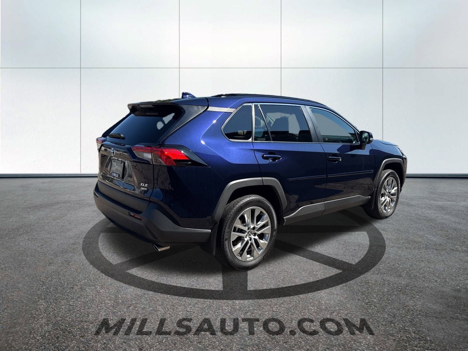 2024 Toyota RAV4 XLE Premium photo 3