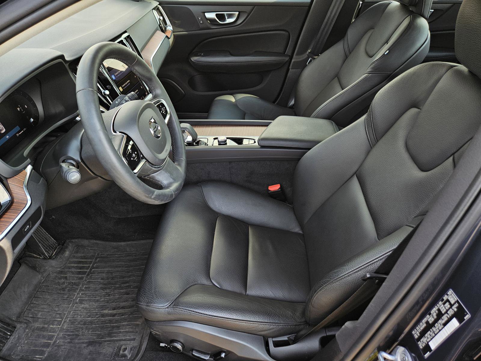 2024 Volvo S60 B5 AWD Plus photo 23
