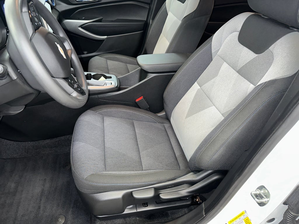 2024 Chevrolet Trax LS photo 2