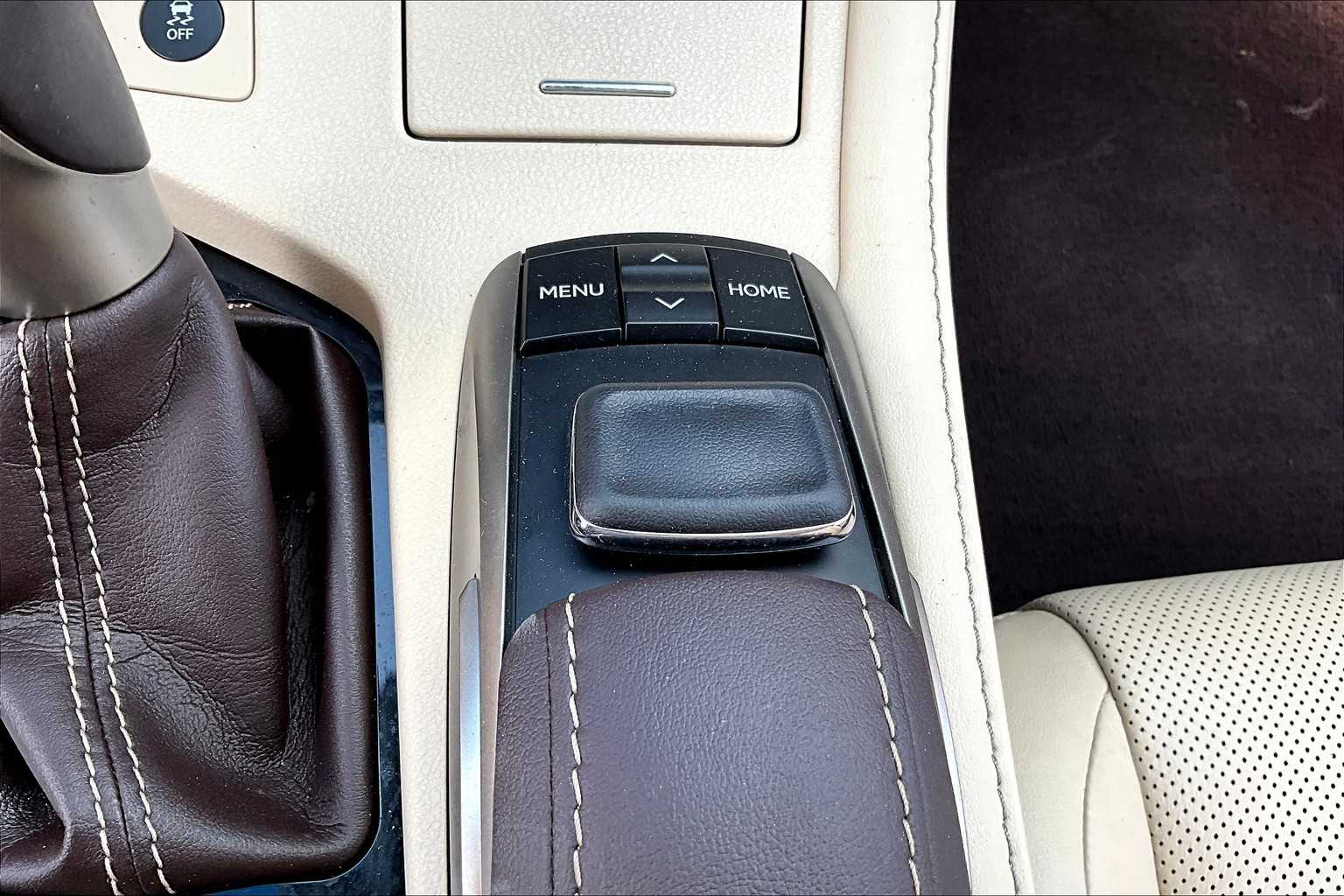 2016 Lexus ES 350 photo 32