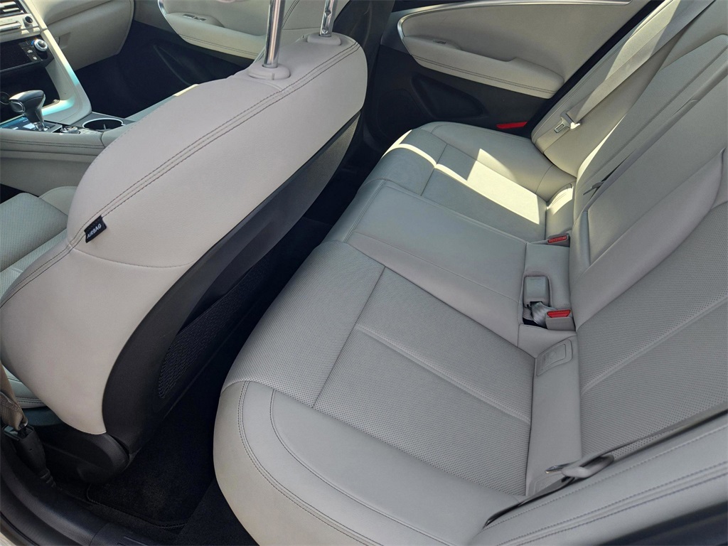 2024 Genesis G70 2.5T photo 20
