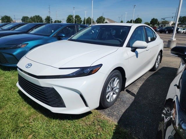 2025 Toyota Camry LE photo 3