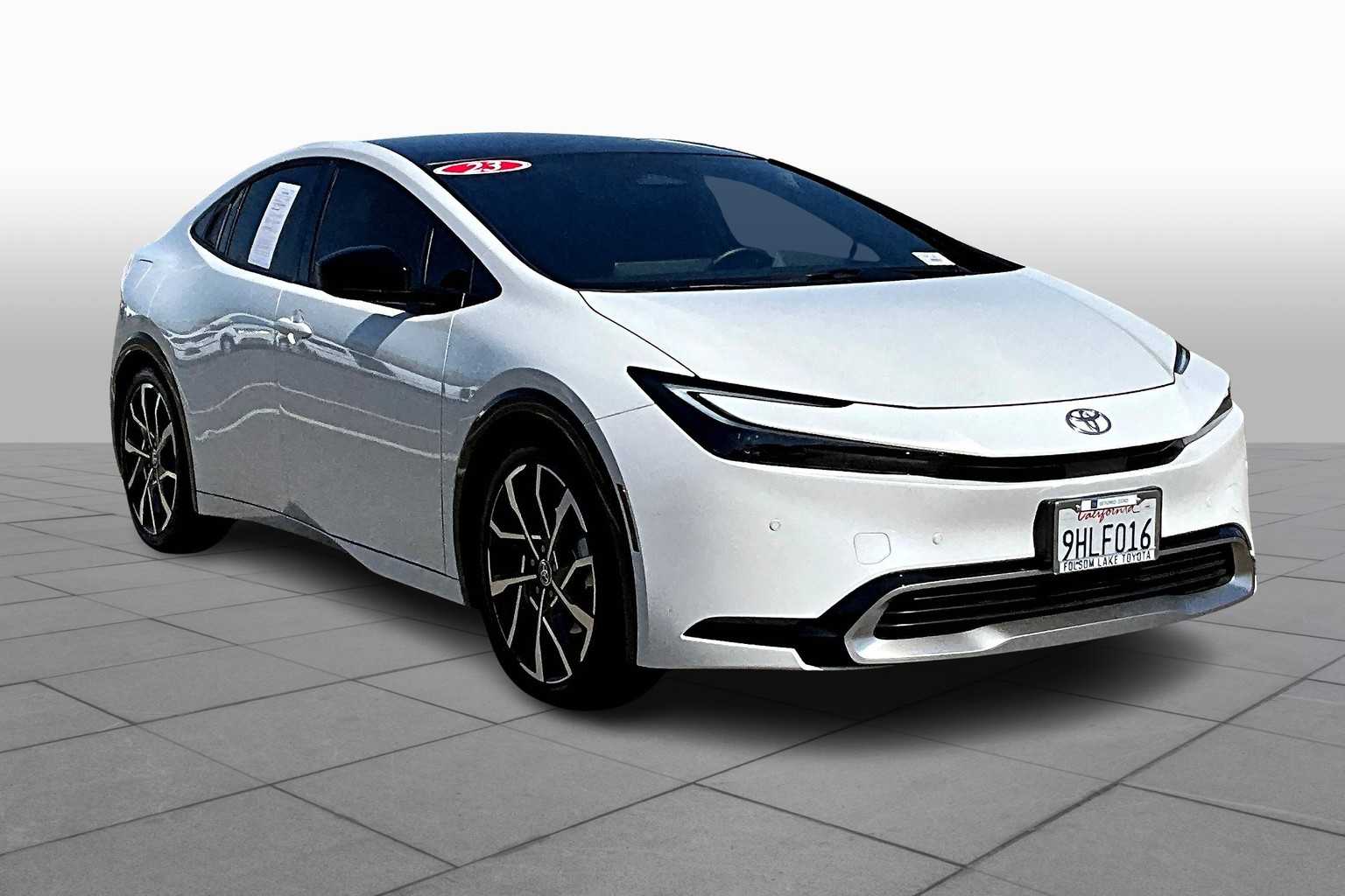 2023 Toyota Prius Prime XSE photo 2