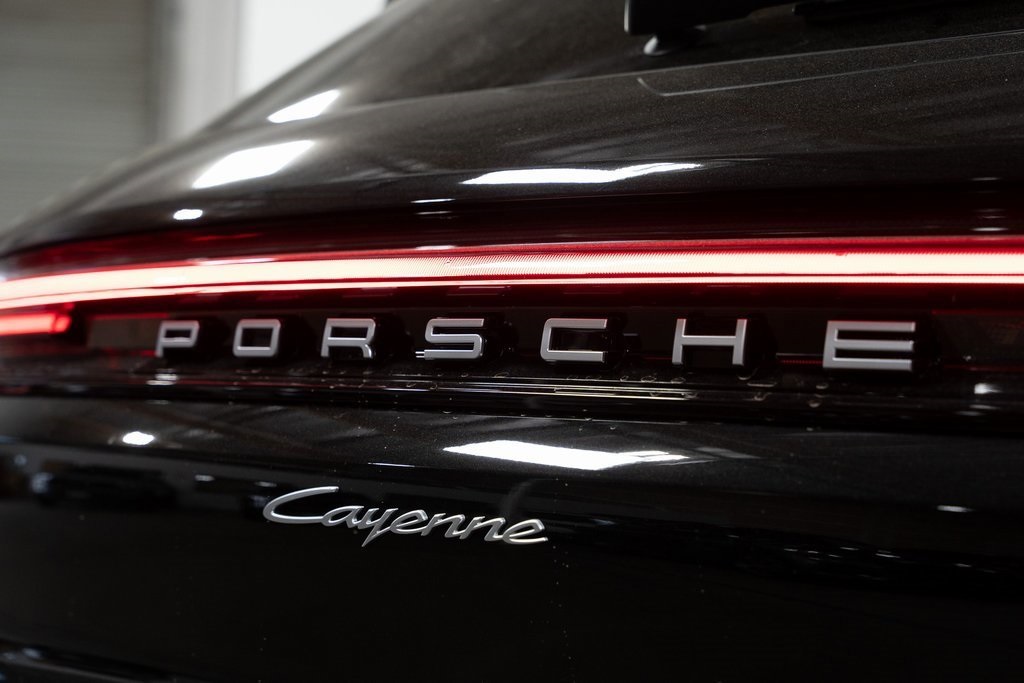 2024 Porsche Cayenne photo 4
